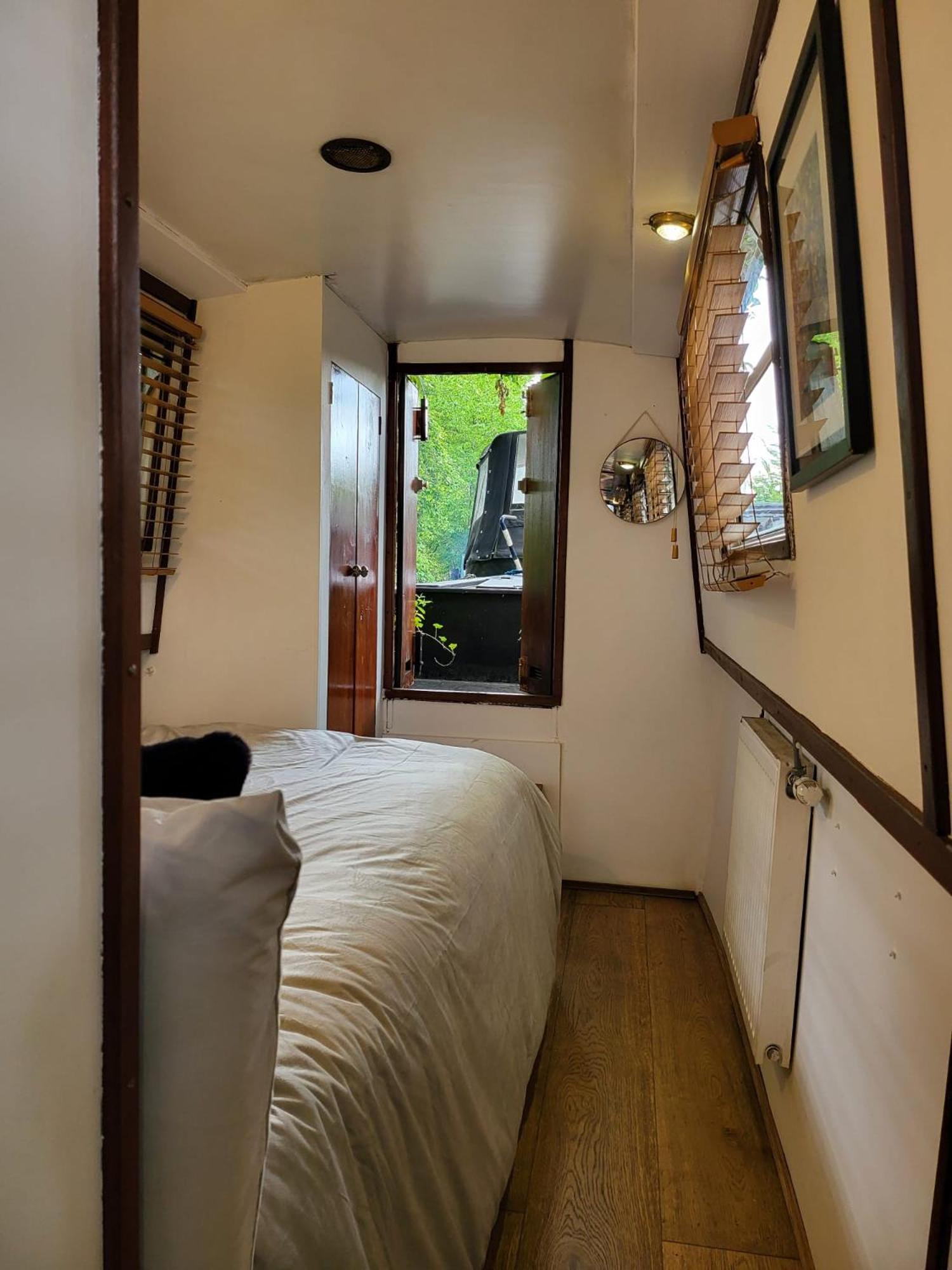 Lovely Canal Boat In Little Venice For Family & Friends London Exterior photo