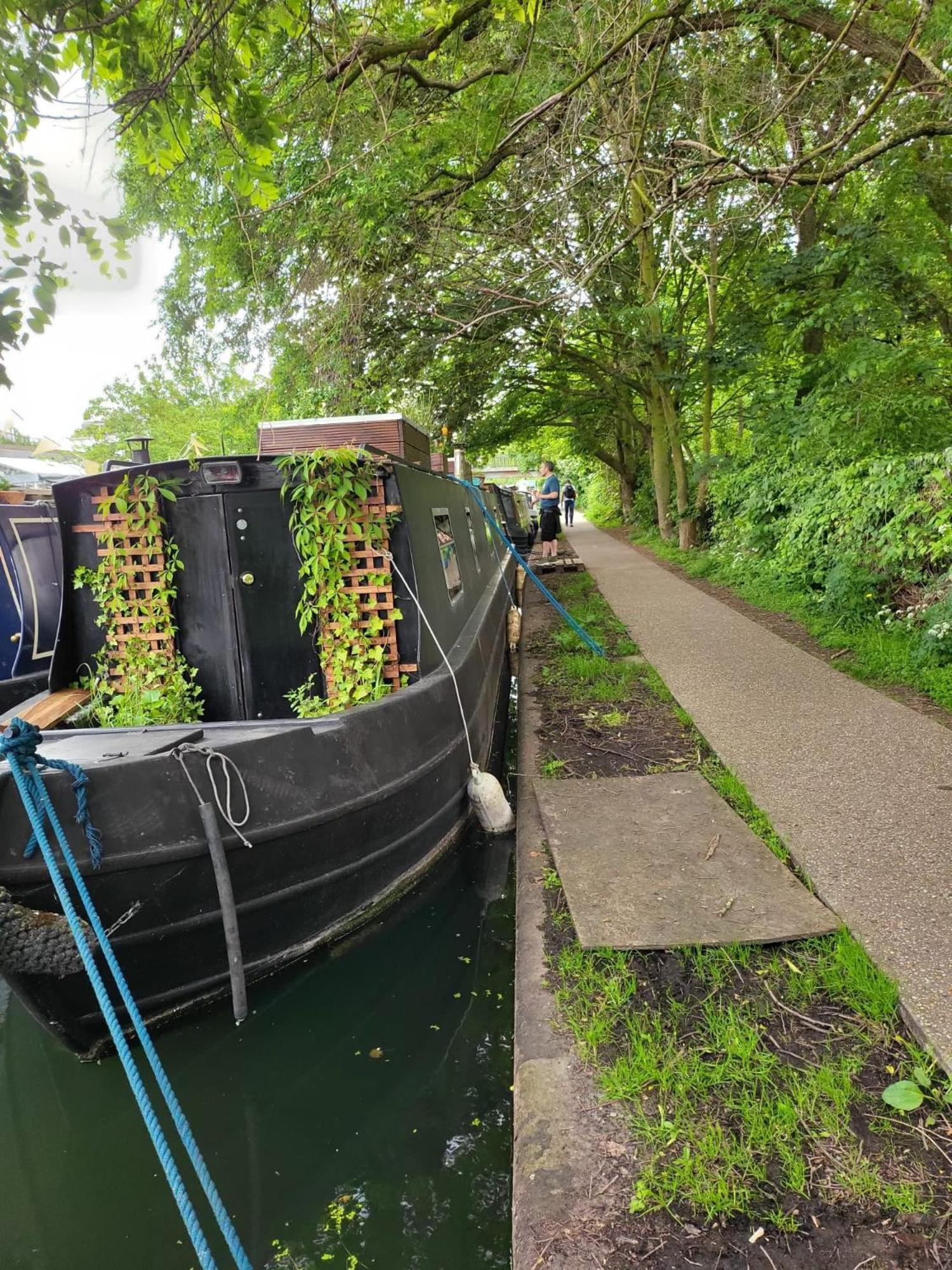 Lovely Canal Boat In Little Venice For Family & Friends London Exterior photo
