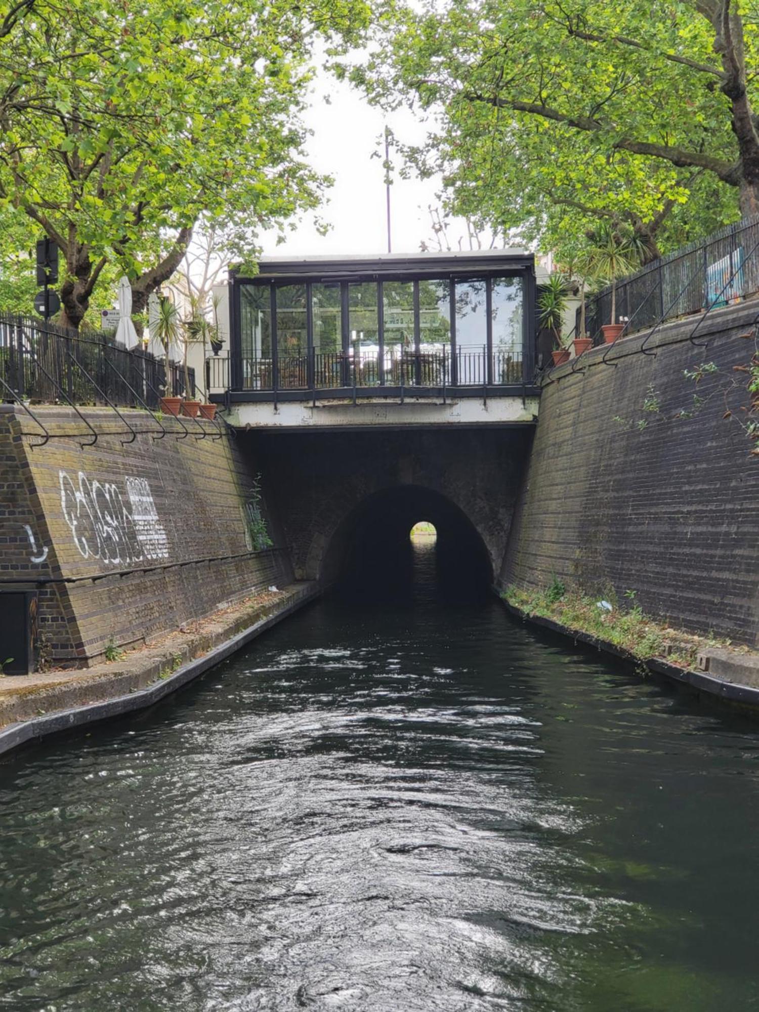 Lovely Canal Boat In Little Venice For Family & Friends London Exterior photo
